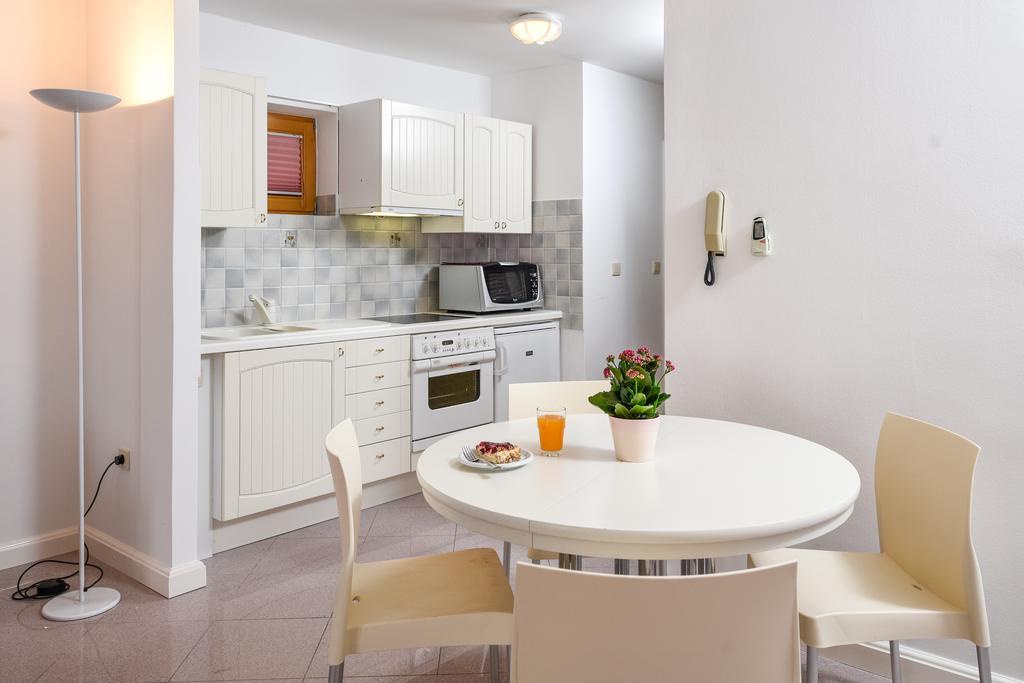 Apartmani Alice Нивице Экстерьер фото