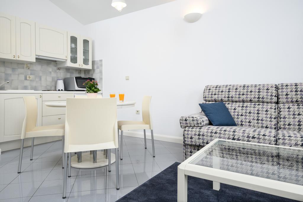 Apartmani Alice Нивице Экстерьер фото